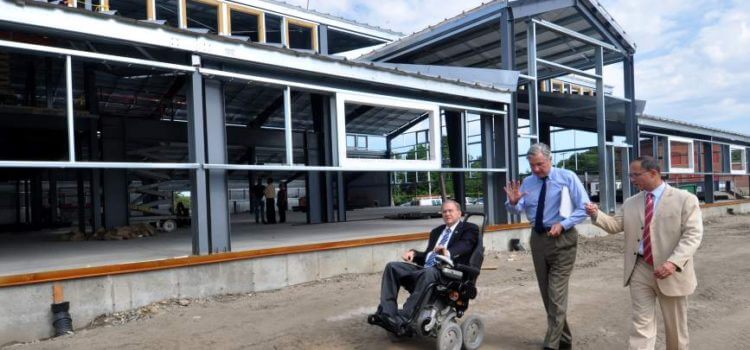 Westerly Sun: Whitehouse, Langevin tour job-skills center, health facilities in Westerly